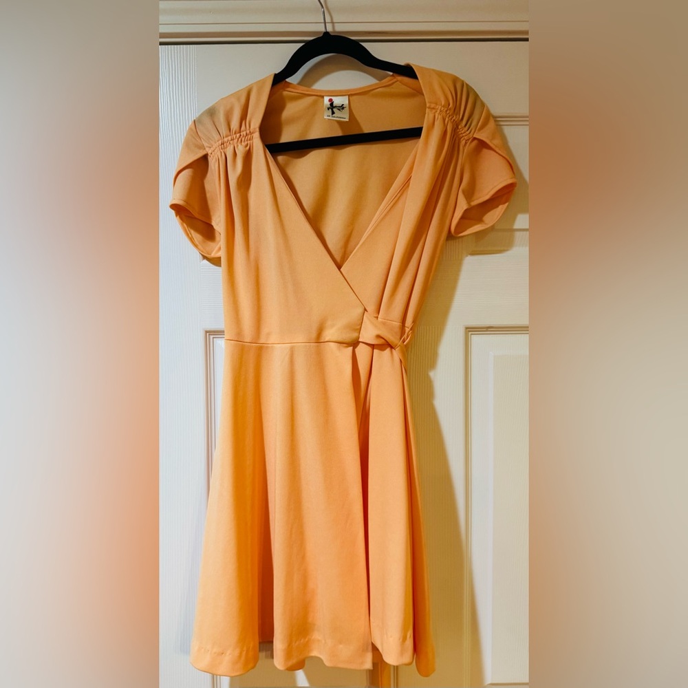 Vintage 70s Chic Peach Wrap Dress women’s size 6